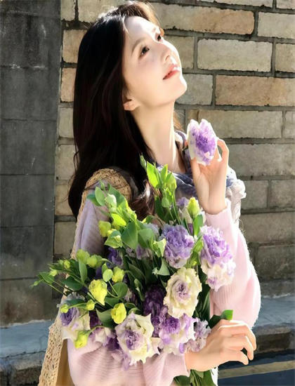 主播入职第一天偷走百万名表_野花视频直播免费观看_美女被咬小头头视频大全图片